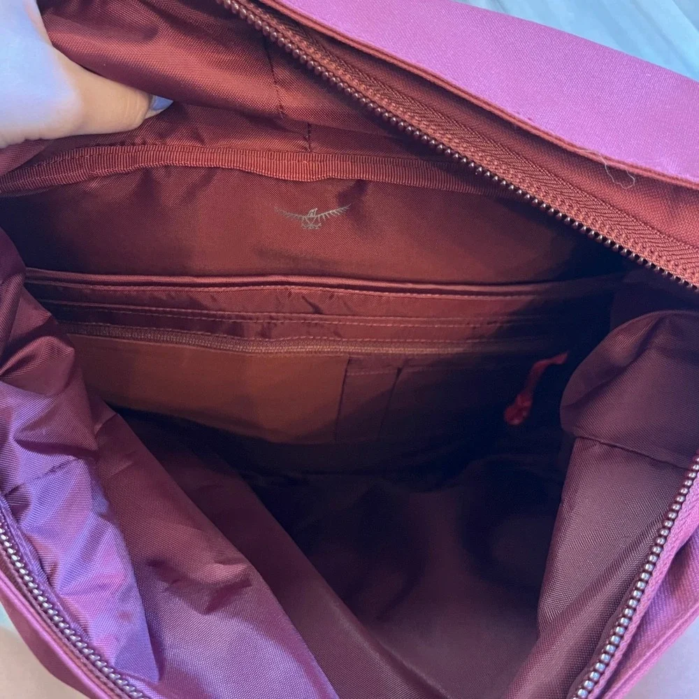 Osprey Arcane Tote Pack Burgundy Red Backpack Shoulder Bag‎ Laptop Sleeve Tote